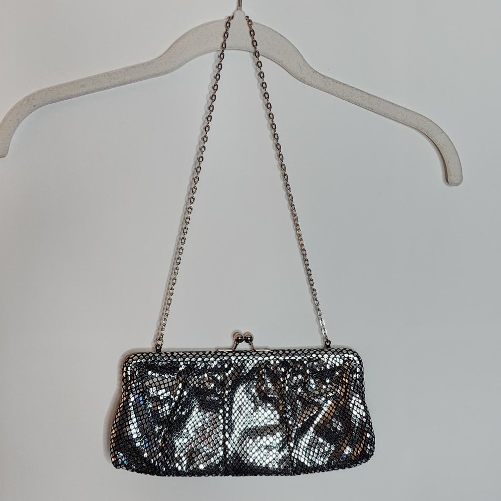 Silver Metallic Leather Kisslock Shoulder Bag Clutch